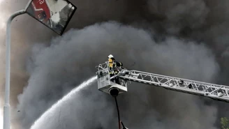 Wielki pożar składowiska opon. Strażacy walczą z ogniem 11 dni