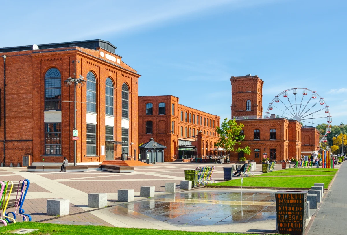 Koncerty, spektakle, wystawy, spacery, spotkania, piknik, projekcje filmowe – w sumie ponad 40 wydarzeń znajdzie się w tegorocznym programie Festiwalu Łódź Czterech Kultur, który - pod hasłem "Tożsamość" - odbywać się będzie pomiędzy 8 a 17 września.