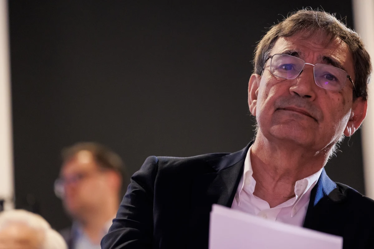 Turecki pisarz, laureat literackiej Nagrody Nobla Orhan Pamuk odebrał dzisiaj tytuł doktora honoris causa Uniwersytetu im. Adama Mickiewicza w Poznaniu. W lutym decyzję o przyznaniu pisarzowi tytułu senat uczelni przyjął jednogłośnie. 