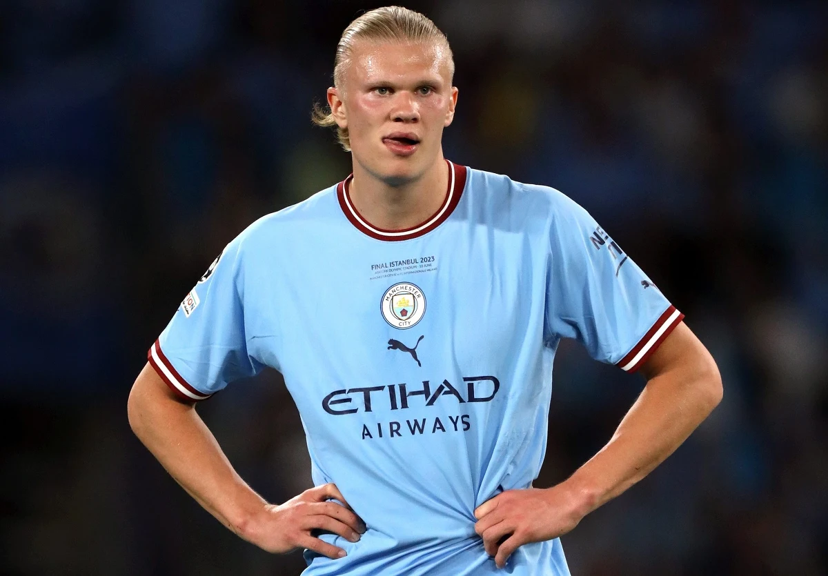 ​Napastnik Manchester City Erling Haaland doznał szoku po informacji z norweskiego urzędu patentowego, że nie może zastrzec swojego nazwiska jako marki handlowej ponieważ ... zrobił to już wcześniej inny Norweg.