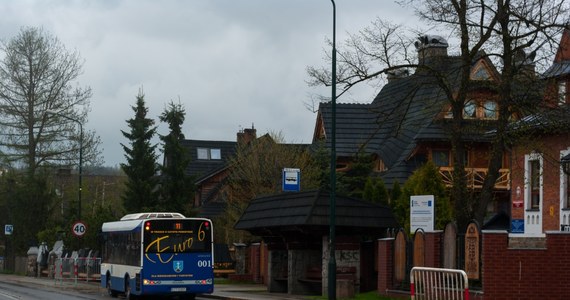 Na przystankach autobusowych w Zakopanem wyświetlane będą informacje o przyjazdach autobusów. Tablice takie, powiązane z systemem inteligentnego sterowania transportem ITS, pojawią się też na nowym dworcu, w Kuźnicach i przy parkingach.