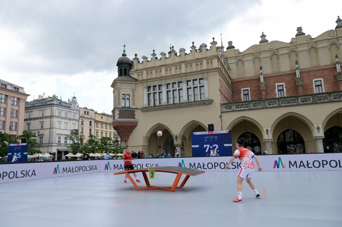 Adrian Duszak zdobył w Krakowie srebrny medal igrzysk europejskich i jednocześnie mistrzostw Europy w teqballu. Polak w finale przegrał z Rumunem Aporem Gyoergydeakiem 0:2.