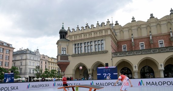 Adrian Duszak zdobył w Krakowie srebrny medal igrzysk europejskich i jednocześnie mistrzostw Europy w teqballu. Polak w finale przegrał z Rumunem Aporem Gyoergydeakiem 0:2.
