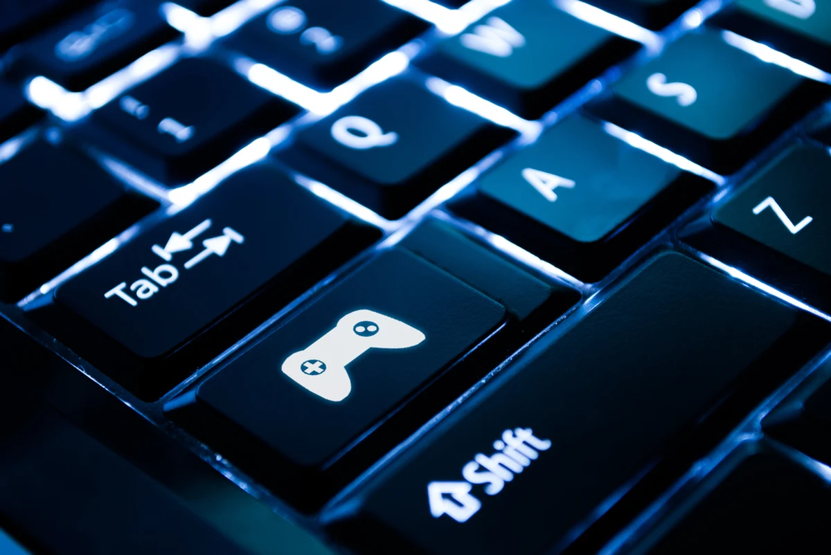 Pieniądze i sława - na to liczą młodzi twórcy gier, którzy stanęli do rywalizacji w ogólnopolskim konkursie Zespołowego Tworzenia Gier Komputerowych. Autorzy najlepszych pomysłów mogą liczyć na zatrudnienie lub sfinansowanie projektów, bo testerami gier i arbitrami są fachowcy z czołówki firm branży komputerowej.