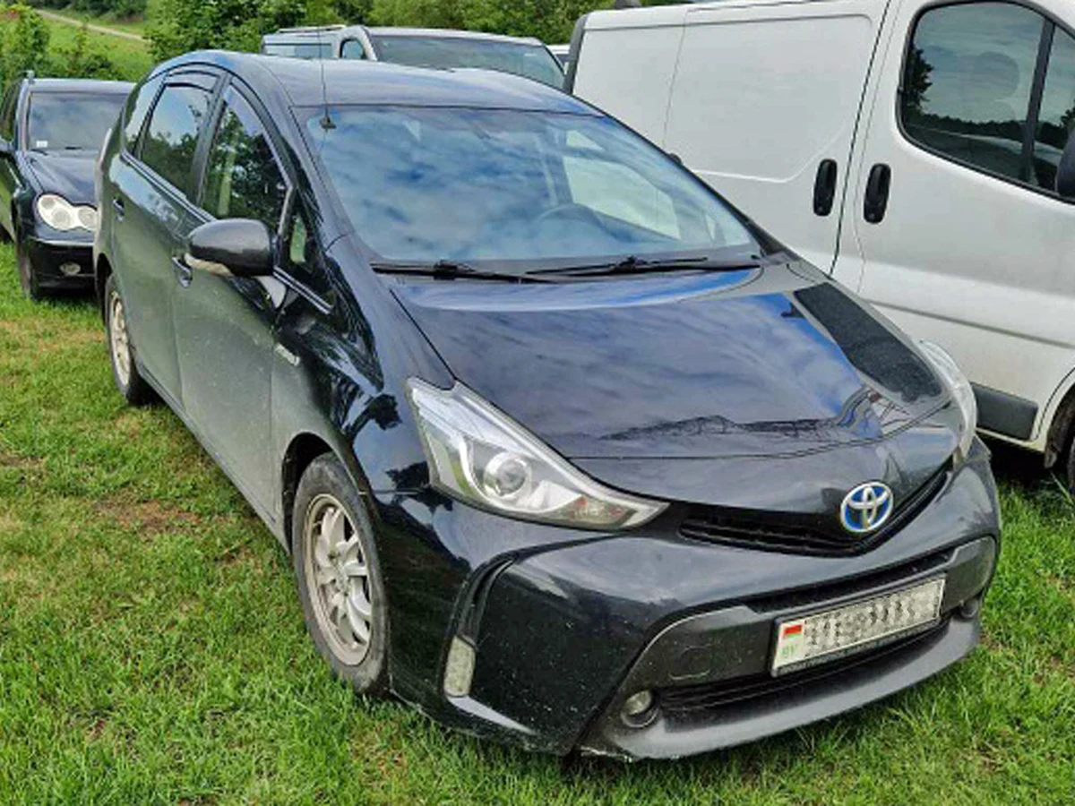 Funkcjonariusze z Placówki Straży Granicznej w Gołdapi zatrzymali do kontroli drogowej toyotę. Autem, oprócz kierowcy, podróżowało 7 nielegalnych migrantów - 5 obywateli Afganistanu i 2 Syryjczyków.