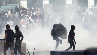 Kolejne zamieszki we Francji. Uczestnicy wygrażają dziennikarzom
