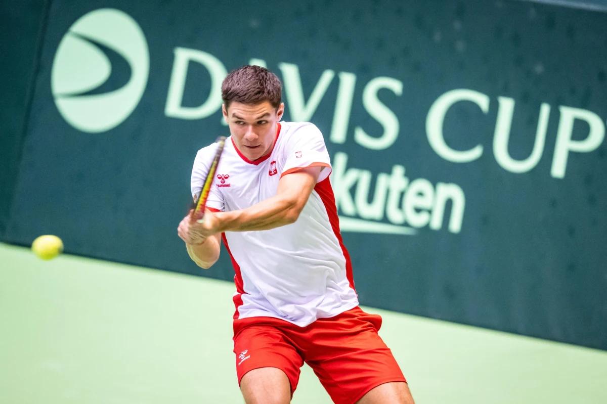 Na 13 miesięcy Międzynarodowa Agencja ds. Uczciwości w Tenisie (ITIA) zdecydowała się zawiesić Kamila Majchrzaka. W organizmie polskiego tenisisty wykryto substancje zabronione. Okolicznością łagodzącą w tym wypadku był fakt, że ITIA uznała, że Machjrzak nie przyjmował zakazanych środków umyślnie.