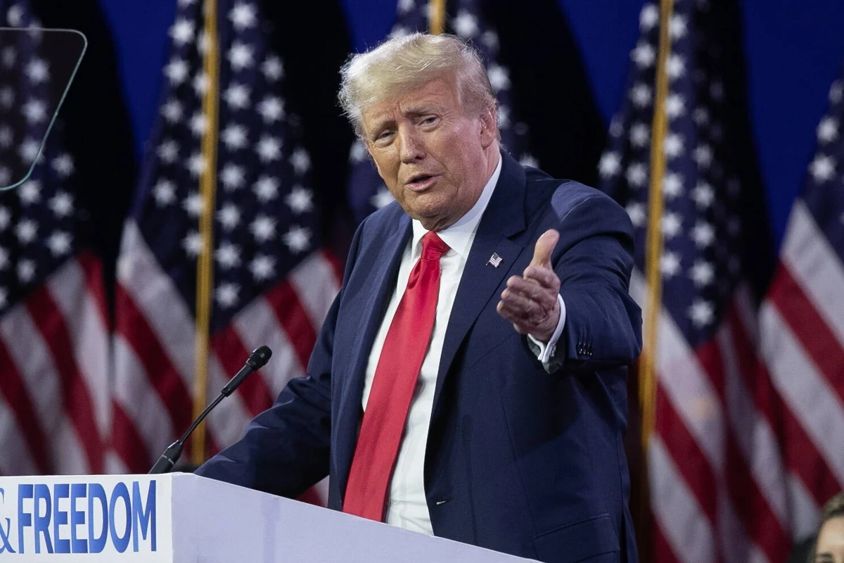 Zdaniem byłego prezydenta USA Donalda Trumpa nadszedł właściwy moment aby USA podjęły próbę nakłonienia Ukrainy i Rosji do rozmów pokojowych. W wywiadzie dla Reutera Trump nie wykluczył, że Kijów musiałby dokonać "pewnych ustępstw terytorialnych" aby zakończyć wojnę. 