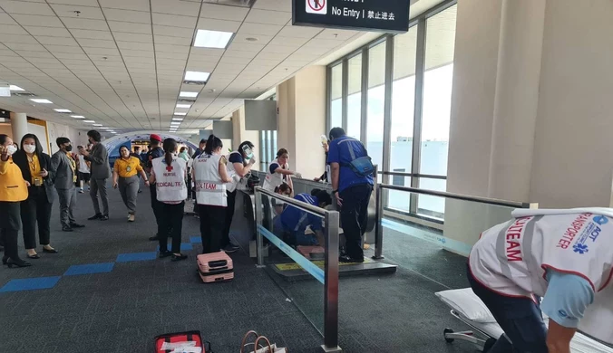 Tragiczny wypadek na lotnisku w Bangkoku. 57-latka straciła nogę