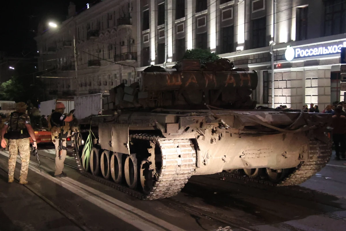 Grupa Wagnera nadal rekrutuje w Rosji - ustaliła BBC. Używając telefonu podłączonego do rosyjskiej sieci komórkowej, dziennikarze korporacji zadzwonili na infolinie w ponad dwunastu punktach rekrutacyjnych. 