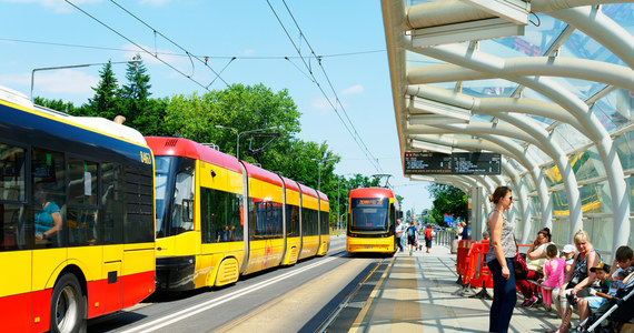 Prezydent Warszawy podpisał zarządzenie utrzymujące możliwość zawieszania ważności biletów długookresowych komunikacji miejskiej. Dzięki tej opcji bilet niewykorzystany w okresie ważności można użyć w innym terminie.