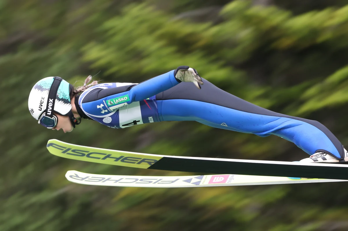 Słowenka Nika Kriznar wygrała indywidualny konkurs skoków na Wielkiej Krokwi w Zakopanem podczas igrzysk europejskich. Na podium stanęły też jej rodaczka Nika Prevc i Niemka Selina Freitag. Najlepsza z Polek Nicole Konderla zajęła 19. miejsce.
