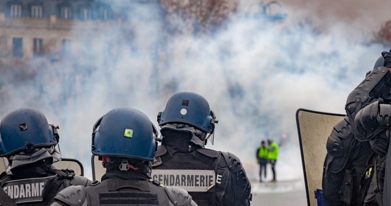 ​W Marsylii nieznani sprawcy zdewastowali i splądrowali kościół protestancki. Zostawili na tablicy informacyjnej napisy: "Ostatnim prorokiem jest Mahomet. Jezus nie jest Bogiem, a tylko posłańcem" - podał w piątek serwis evangeliques info. Mer Marsylii poprosił w nocy Paryż o "natychmiastowe przysłanie dodatkowych służb porządkowych".