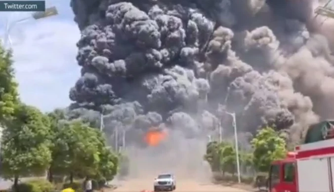 Potężna eksplozja i wielki pożar. Płoną zakłady chemiczne w Chinach