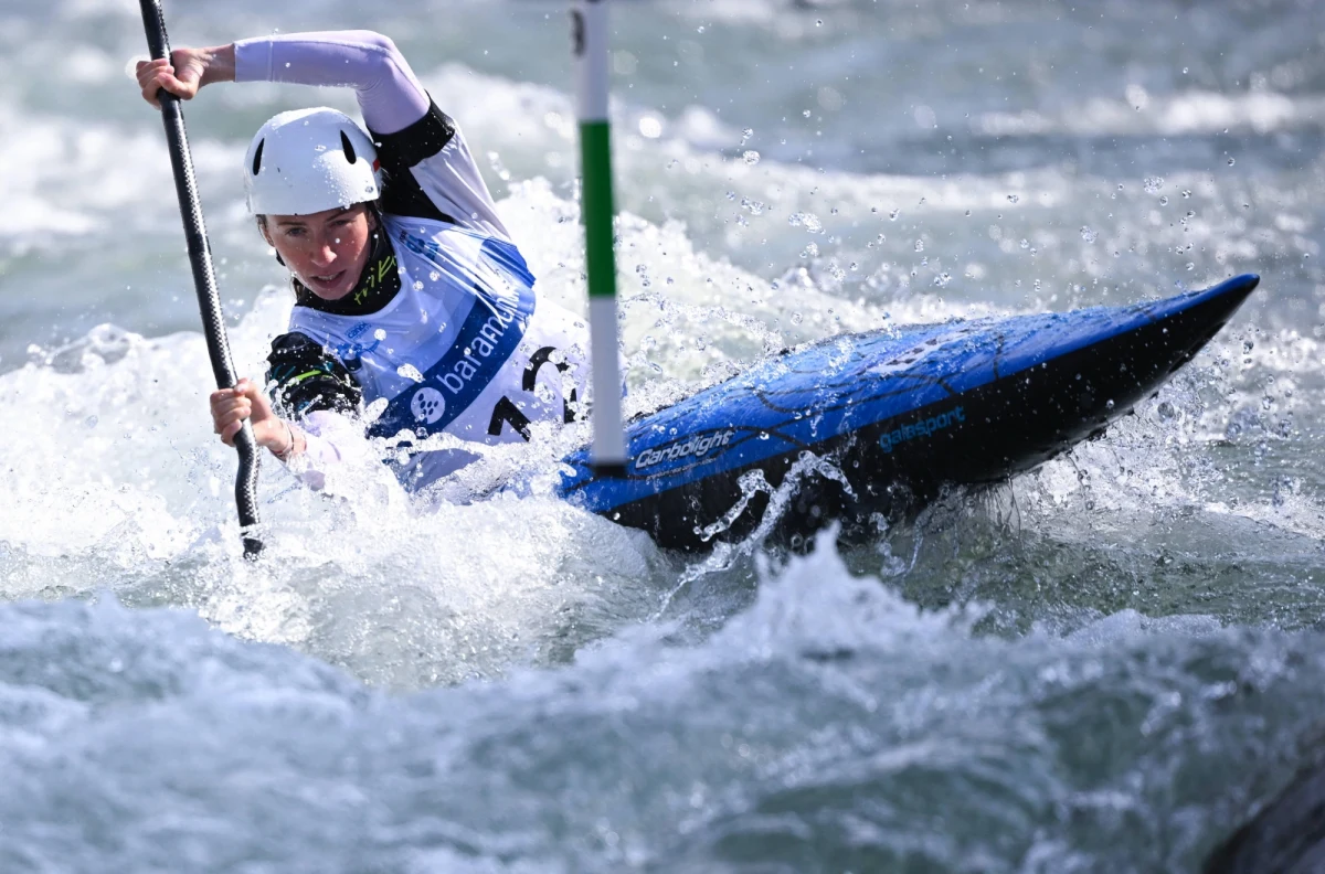 Świetnie wieści z toru Kolna w Krakowie! Klaudia Zwolińska wywalczyła dla Polski srebrny medal III Igrzysk Europejskich w konkurencji K1 slalomu kajakowego. Niewiele brakowało, a na podium znalazłyby się dwie Polki - czwarte miejsce zajęła Natalia Pacierpnik. Złoto trafiło do Niemki Ricardy Funk, a brąz do Czeszki Terezy Fiserovej.