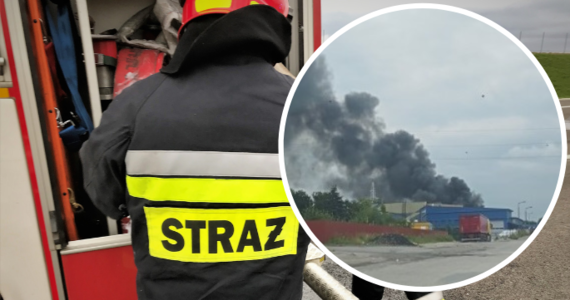 Strażacy walczą z pożarem przy ul. Metalurgicznej w Lublinie. Ogień pojawił się w hali, w której składowano odpady. 