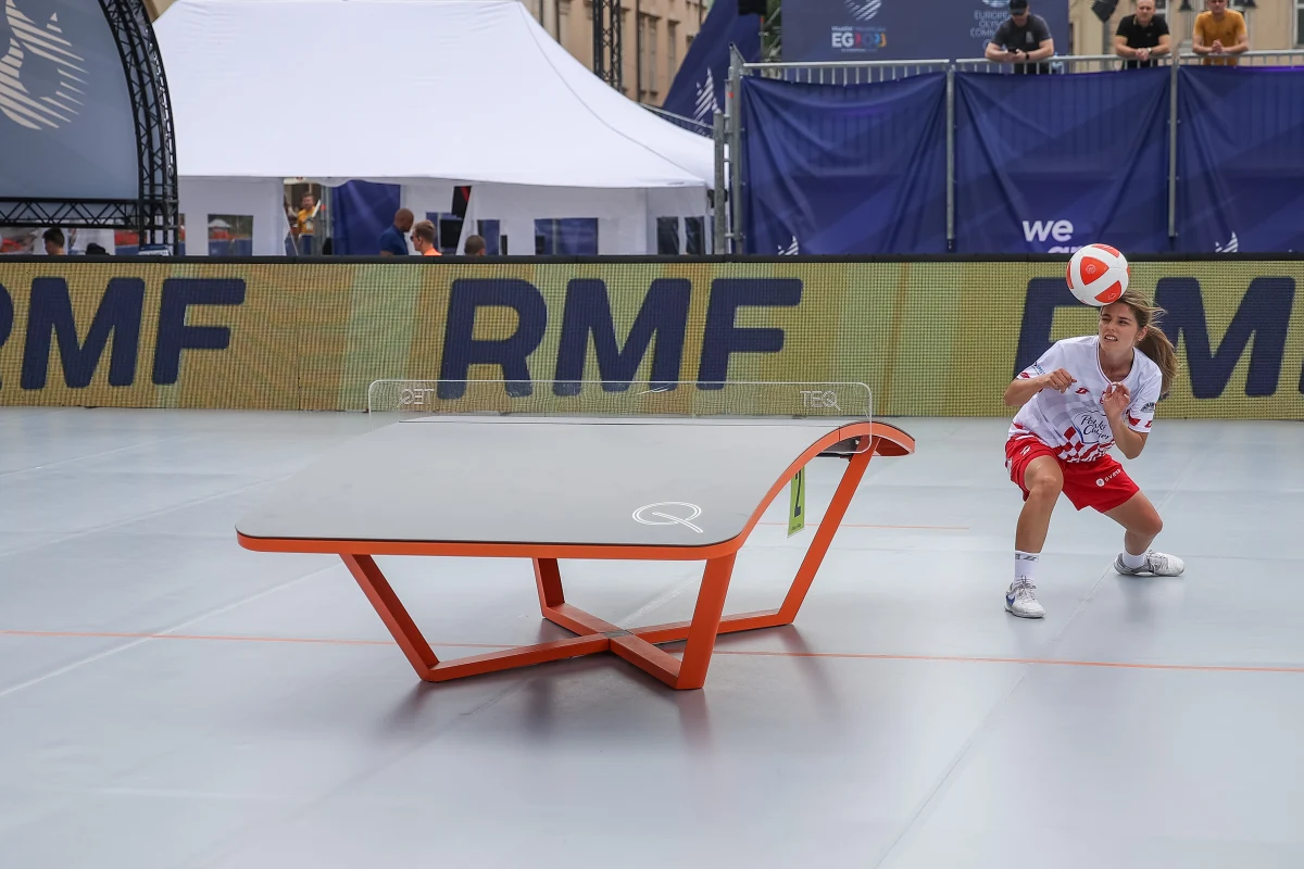 Alicja Bartnicka i Ewa Kamińska zdobyły brązowy medal III Igrzysk Europejskich w rywalizacji kobiecych deblów w teqballu. Dla Bartnickiej to drugi krążek zdobyty na tej imprezie. Wczoraj razem z Markiem Pokwapem wywalczyła brąz w rywalizacji par mieszanych.