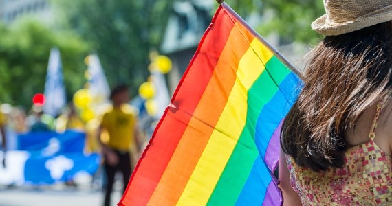 Według szacunków policji około 5 tys. osób przeszło w sobotnie popołudnie przez Poznań w 19. Marszu Równości. Domagano się równości małżeńskiej z prawem do adopcji dzieci przez środowisko LGBT+