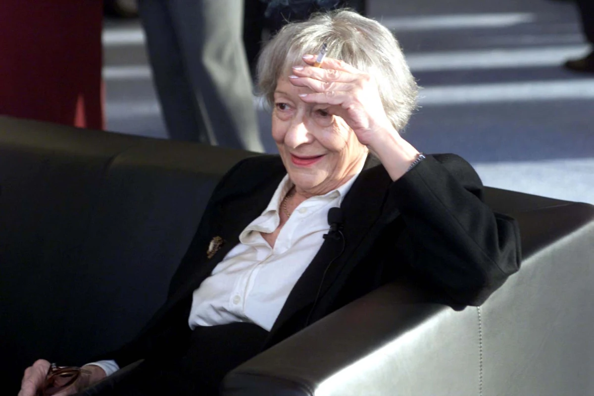 100 lat temu, 2 lipca 1923 r., urodziła się Wisława Szymborska. Kraków, z którym poetka była nierozerwalnie związana, na różne sposoby świętuje ten wyjątkowy dzień. 