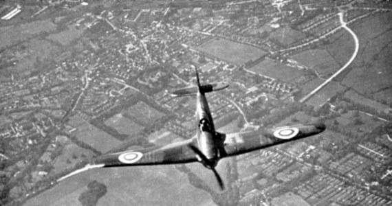 W lesie pod Kijowem odkopano szczątki ośmiu brytyjskich samolotów Hurricane, które trafiły do ZSRR w latach II wojny światowej w ramach pomocy zbrojeniowej - podała BBC. Ogółem w latach 1941-44 ZSRR otrzymał prawie 3 tys. samolotów Hurricane.