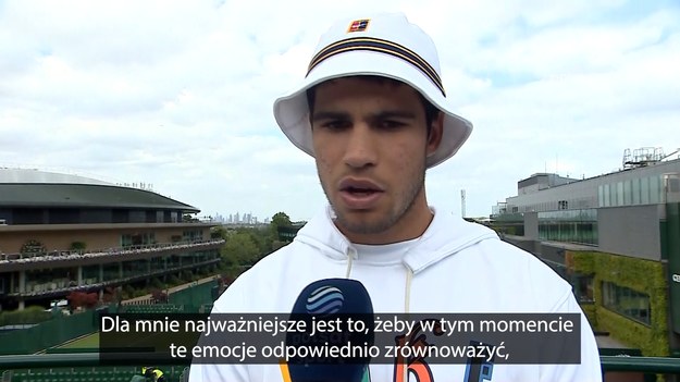 Carlos Alcaraz rozpocznie tegoroczny Wimbledon od pojedynku z Francuzem Jeremym Chardym. Hiszpan podkreślił, że gra na londyńskiej trawie zawsze jest dla niego wielkim przeżyciem. - Każdy tenisista świata chce tu wygrać i to jest jasne, że ten turniej postrzegasz inaczej niż starty w innych zawodach - powiedział Alcaraz.

