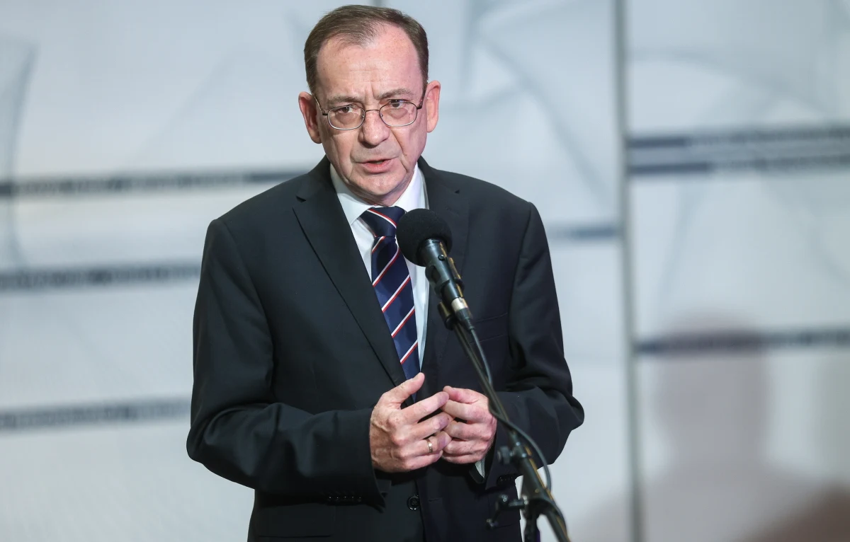 Polska Wytwórnia Papierów Wartościowych kupiła działkę o powierzchni 18 ha, na której powstanie drukarnia banknotów i papiernia, produkująca specjalnie zabezpieczony papier. Minister spraw wewnętrznych i administracji Mariusz Kamiński powiedział, że warta 143 mln zł transakcja, która została zawarta między PWPW a Polfą Tarchomin, ma dla Polski charakter strategiczny.