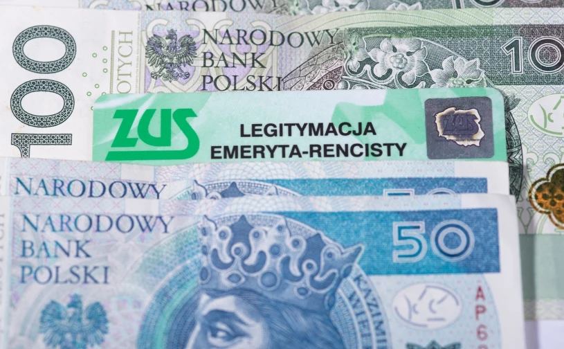 Pieniądze dla seniorów, którzy skończyli 75 lat. Tyle ZUS wyśle bez wniosku