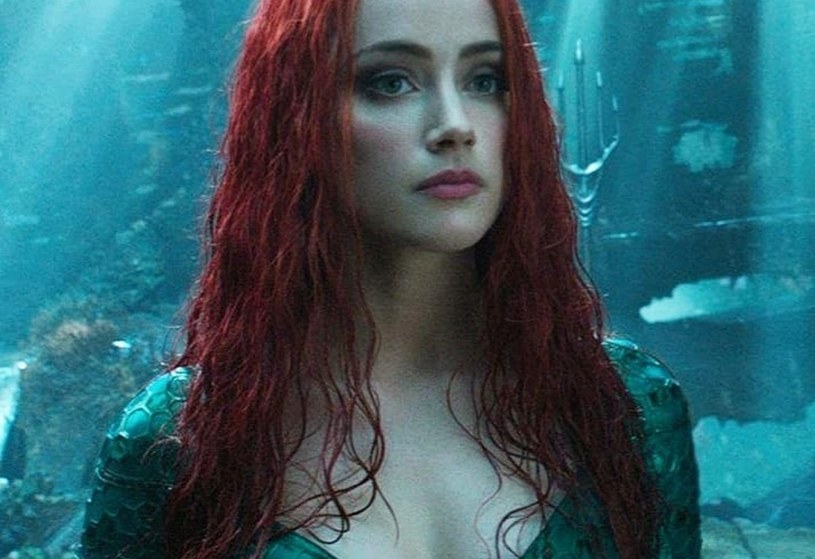 Od "procesu dekady" minął rok. Amber Heard po przegranej usunęła się w cień na jakiś czas. Teraz wróciła z najnowszym filmem, w którym zagrała - "In The Fire". Wkrótce widzowie będą mogli ją zobaczyć w kontynuacji filmu "Aquaman". Okazuje się jednak, że produkcja nie wypada najlepiej. Reakcje publiczności po testowych pokazach są mało optymistyczne.