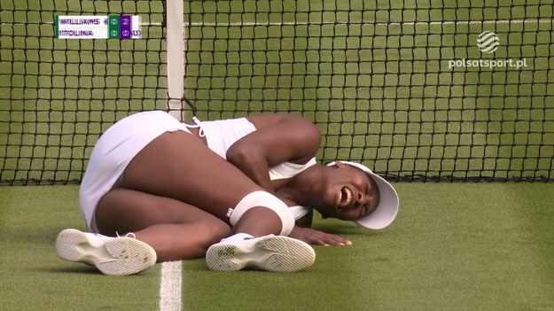 Venus Williams przeżyła chwile grozy na korcie podczas meczu pierwszej rundy Wimbledonu przeciwko Elinie Switolinie. Amerykanka, walcząc o piłkę przy siatce, poczuła silny ból w prawym kolanie.