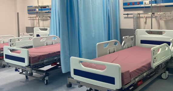 ​Za kilka dni nowo otwarty SOR w Szpitalu Czerniakowskim w Warszawie przyjmie pierwszych pacjentów. Po rozbudowie, Szpitalny Oddział Ratunkowy powiększył się dwukrotnie, o prawie 600 metrów kwadratowych. Dla pacjentów przygotowano 20 łóżek, zamiast dotychczasowych dziewięciu.