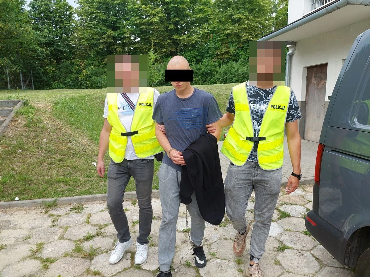 Na trzy miesiące trafił do aresztu 20-letni mężczyzna, który został zatrzymany w związku ze śmiercią 36-letniego Ukraińca w Chełmie na Lubelszczyźnie. Mężczyzna zmarł od kilku ciosów nożem. Sprawca uciekł z miejsca zdarzenia. Następnego dnia sam zgłosił się na policję. Grozi mu dożywocie.