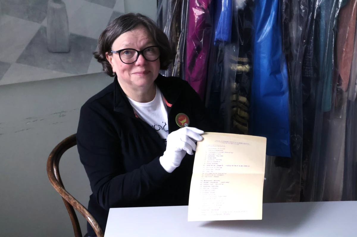 Marek Piwowski, Sławomir Idziak czy Grzegorz Królikiewicz - to studenci Państwowej Wyższej Szkoły Teatralnej i Filmowej w Łodzi z roku 1963/64. Wymienieni są na kartce maszynopisu, który odnalazła łodzianka - Krystyna Janus i przekazała ją do Muzeum Kinematografii.