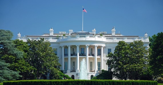 Agenci Secret Service (USSS) znaleźli w Białym Domu biały proszek, który według wstępnych badań okazał się być kokainą - podał "Washington Post". Znalezienie substancji spowodowało krótkotrwałą ewakuację rezydencji prezydenta USA.