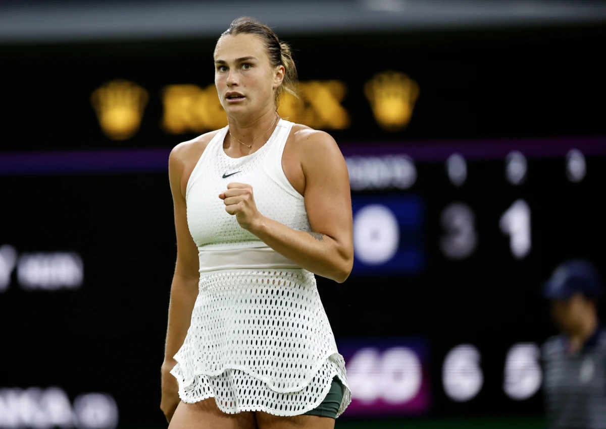 Aryna Sabalenka awansowała do drugiej rundy wielkoszlemowego Wimbledonu. Rozstawiona z numerem drugim białoruska tenisistka gładko pokonała Węgierkę Pannę Udvardy 6:3, 6:1.