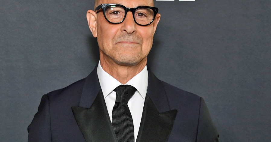 Stanley Tucci zabrał głos w toczącej się od dłuższego czasu publicznej debacie na temat heteroseksualnych aktorów grających queerowe postacie. "Powinieneś wcielać się w różnych ludzi" - zapewnił gwiazdor.