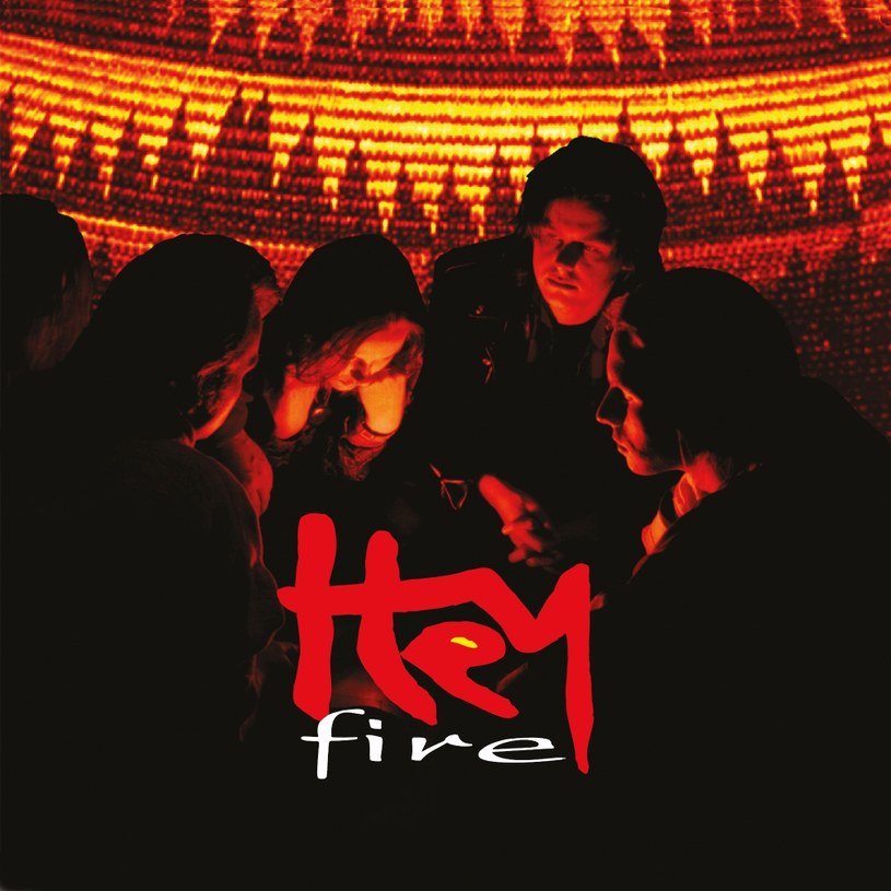 15 września do sprzedaży trafi specjalne winylowe wydanie płyty "Fire" - słynnego debiutu grupy Hey. W tym roku minęło 30 lat od premiery tego wydawnictwa, który na stałe zapisał się w historii polskiego rocka.