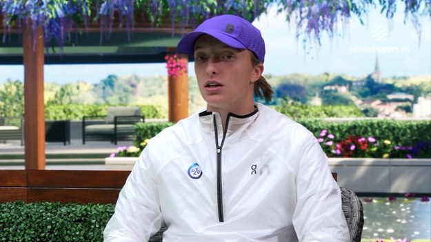 Rozmawiający ze Świątek dziennikarz Polsatu Sport Tomasz Lorek przypomniał, że nasza najlepsza tenisistka 5 lat temu triumfowała w juniorskim Wimbledonie. Czy zatem Polka pamięta tamten turniej?

 

- Na pewno pamiętam, bo ktoś mi ciągle o tym przypomina. To jednak zupełnie inny świat, inny poziom. To był dla mnie pierwszy wygrany ważny turniej. Zdobyłam dużo doświadczenia, ale gra w seniorskim Wimbledonie jest zupełnie inna - stwierdziła Świątek.