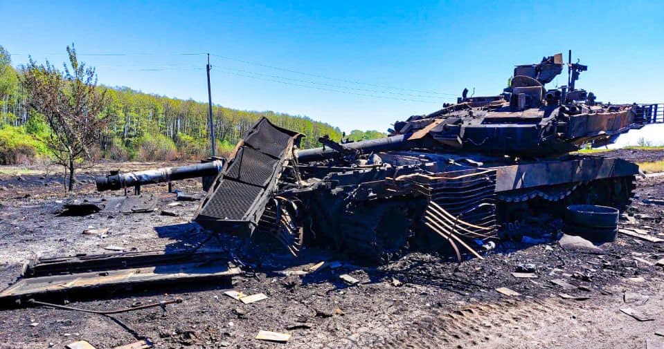 Strona rosyjska pochwaliła się, że w zaledwie cztery tygodnie naprawiała "cudowny czołg" T-90M Proryw, który został zniszczony przez 26 ataków ukraińskich dronów kamikadze. Analitycy zadają jednak pytanie, czy na pewno jest się czym chwalić?