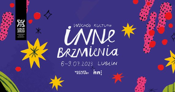 Wyjątkowa muzyka, filmy, literatura pogranicza - to wszystko w Lublinie przez najbliższe cztery dni podczas festiwalu Wschód Kultury - Inne Brzmienia. Festiwal zaczyna się czwartek na Błoniach Zamkowych.