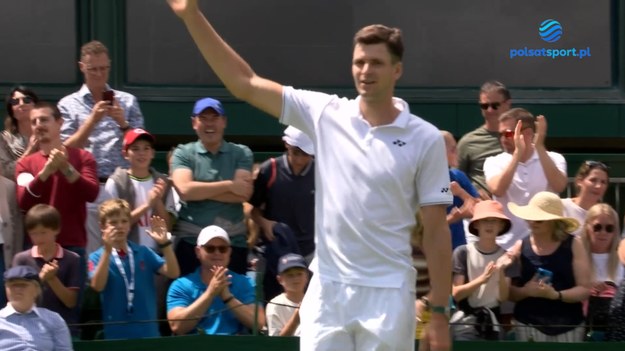 W drugiej rundzie Wimbledonu Hubert Hurkacz zagrał z Janem Choinskim. Polski tenisista pokonał swojego rywala 3:0 i tym samym awansował do trzeciej rundy Wimbledonu. 