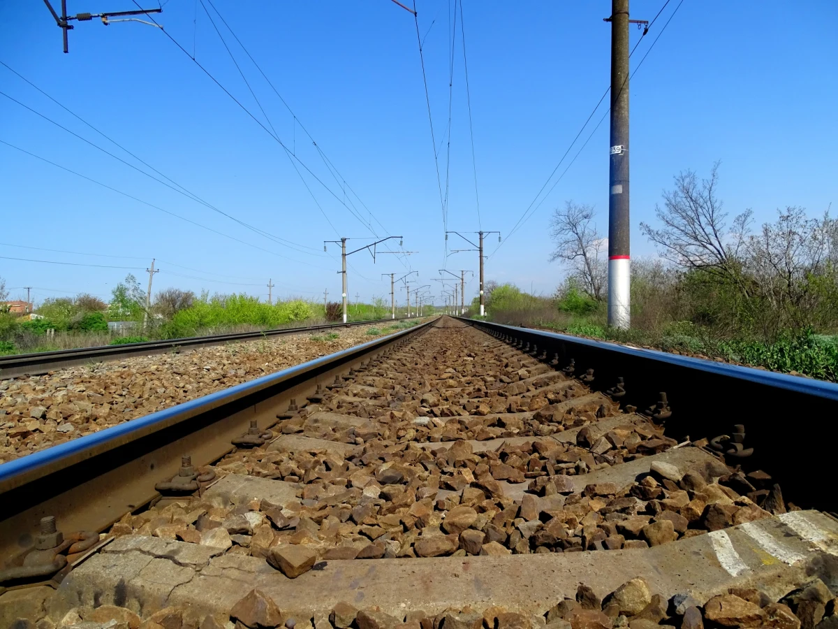 Na trasie Między Ożarowem Mazowieckim a Warszawą Gołąbki zepsuł się pociąg Kolei Mazowieckich. Ruch był zablokowany w obu kierunkach. Pociąg ruszył ok. 18.30.