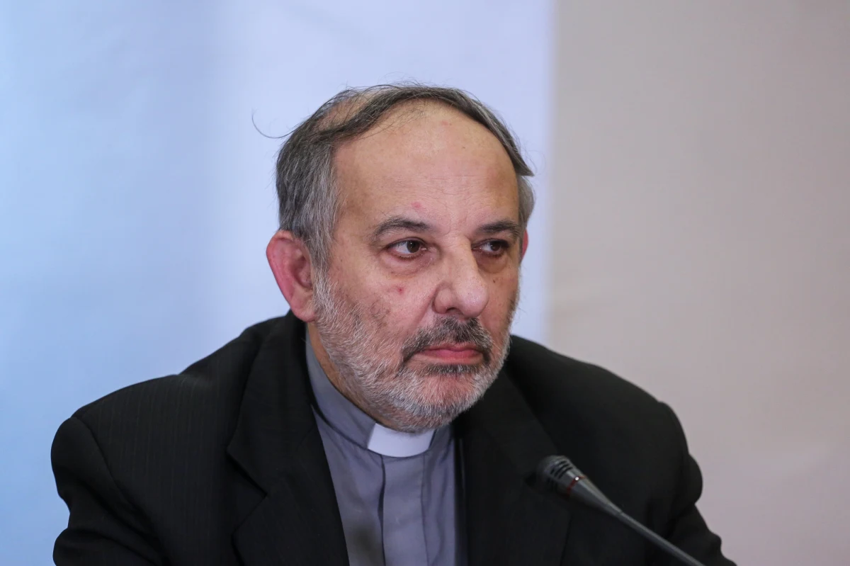 Nie przyjąłem zaproszenia na kościelne obchody 80. rocznicy rzezi wołyńskiej. Będę stał przed katedrą z transparentem upominając się o prawdę o Wołyniu i pochówek ofiar - powiedział PAP krewny ofiar ludobójstwa dokonanego na Wołyniu ks. Tadeusz Isakowicz-Zaleski.