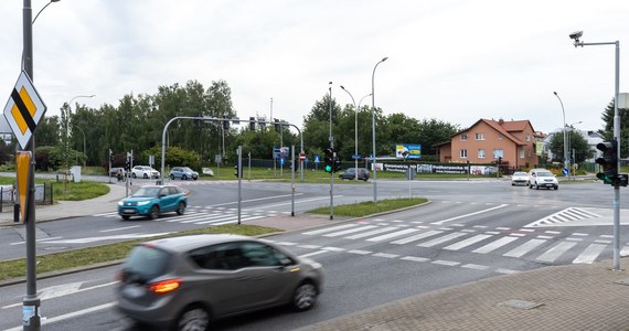 W Rzeszowie rozpoczęły się pierwsze prace związane z budową pięciu nowych przejazdów rowerowych. Zakończenie inwestycji planowane jest na koniec września. 