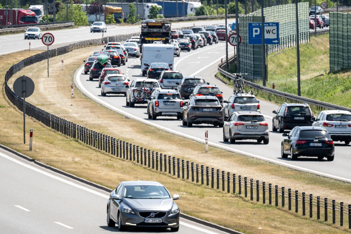 Policja rozpoczęła wzmożone kontrole na bramkach pomorskiego odcinka autostrady A1. Ma to związek z decyzją o otwarciu na weekend przejazdu tą trasą, aby rozładować korki powstające podczas wzmożonego wakacyjnego ruchu.