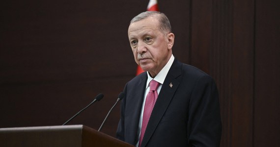 "​Turcja nie zgodzi się na wejście Szwecji do NATO, dopóki kraj ten nadal będzie gościł terrorystów" - powiedział w piątek prezydent Recep Tayyip Erdogan. "Członkostwo Szwecji w Sojuszu jest na wyciągnięcie ręki" - mówił dzień wcześniej sekretarz generalny NATO Jens Stoltenberg.