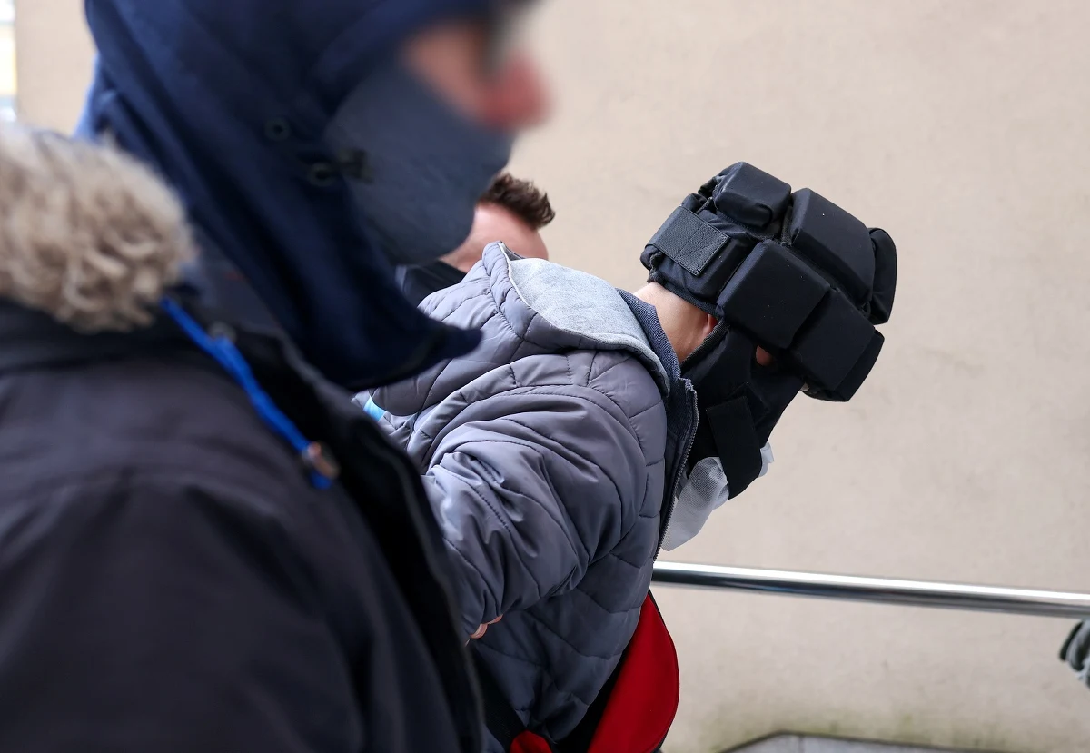 Matka i ojczym maltretowanego Kamila z Częstochowy zostali pozbawieni praw rodzicielskich. Taką decyzję podjął sąd w Częstochowie. Chłopiec zmarł na początku maja.