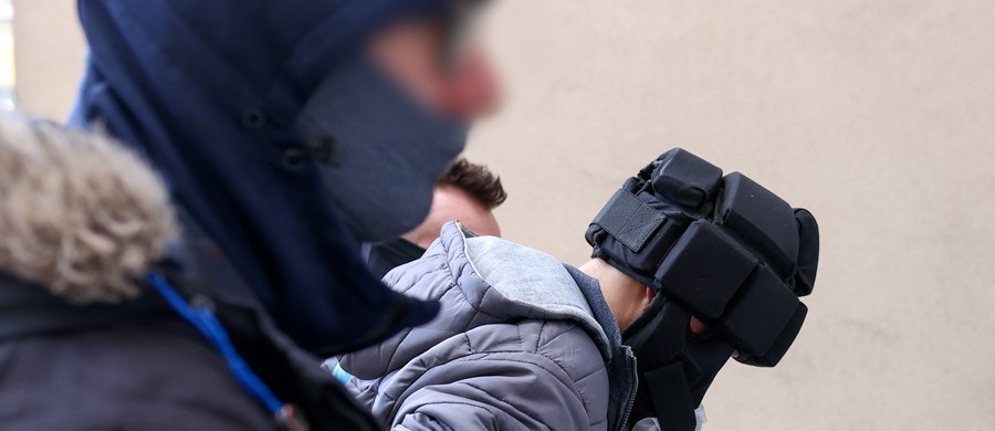 Matka i ojczym maltretowanego Kamila z Częstochowy zostali pozbawieni praw rodzicielskich. Taką decyzję podjął sąd w Częstochowie. Chłopiec zmarł na początku maja.