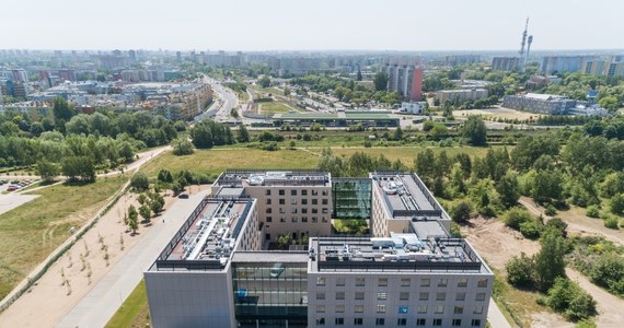 To akademik na miarę XXI wieku. Na należącym do Uniwersytetu im. Adama Mickiewicza w Poznaniu kampusie Morasko, zakończyła się budowa domu studenckiego Meteor. UAM otrzymał pozwolenie na użytkowanie i rozpoczęło się meblowanie pomieszczeń.