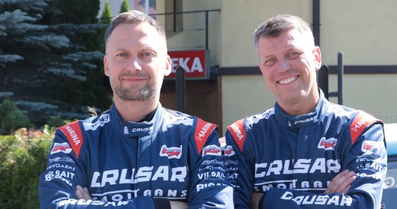 Lider rajdowych samochodowych mistrzostw Polski Grzegorz Grzyb (Skoda Fabia Rally2) wygrał Rajd Małopolski, czwartą rundę cyklu. Na 9. odcinku specjalnym poważny wypadek miał prowadzący w rajdzie Jarosław Szeja (Hyundai I20 Rally2).