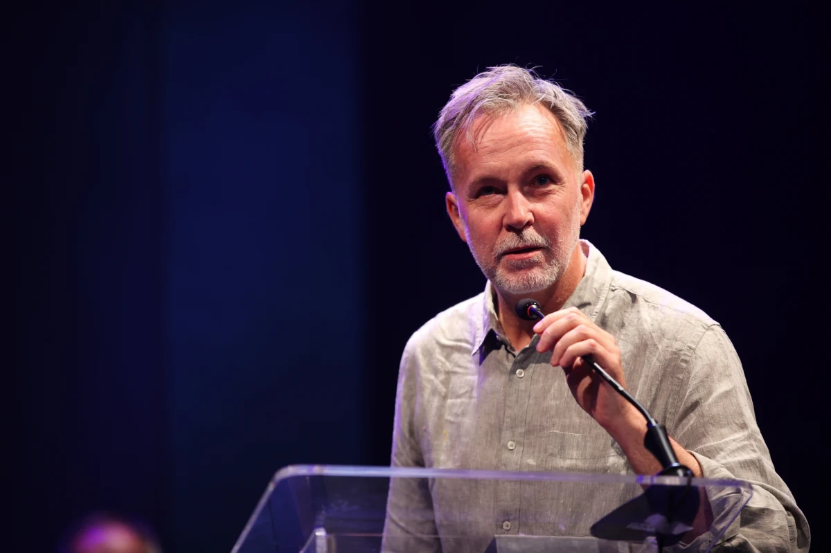 Poeta Tomasz Różycki został laureatem 11. Nagrody im. Wisławy Szymborskiej za tom "Ręka pszczelarza". Uroczysta gala odbyła się w sobotę w Teatrze im. Juliusza Słowackiego w Krakowie.